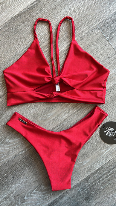 Double knot red